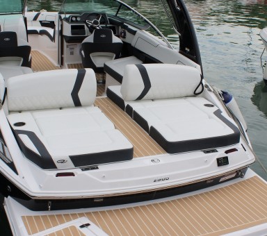 Sztuczny teak PlasDECK® jacht motorowy Regal 2500